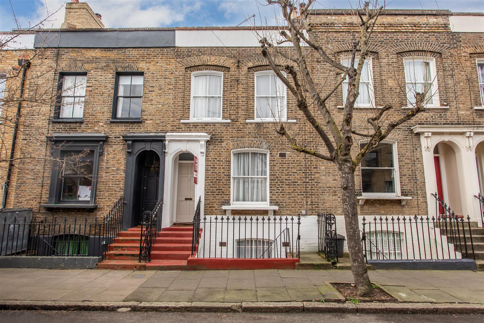 4 bed property in Driffield Road, Mile End